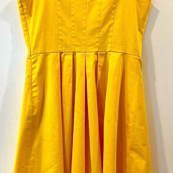 Calvin Klein Yellow Dress Size 6. Worn On TV Series For An Episode. - Picture 4 of 9